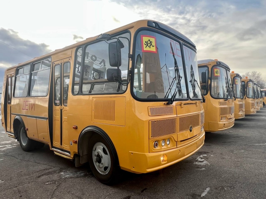 Школы Zабайкалья получили 35 новых школьных автобусов